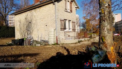 Redouane Marghich a acheté une maison dont le sol du terrain s’est révélé être plein de déchets plastique, de verre, de métal…