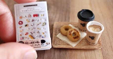 Tomoko Misumi, l'artiste qui réalise des répliques miniatures de plats servis à table