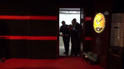 Şemdinli'de engelli öğrenciler askerlerle film izledi