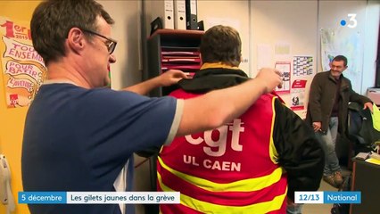 Grève du 5 décembre : des "gilets jaunes" dans le cortège contre la réforme des retraites