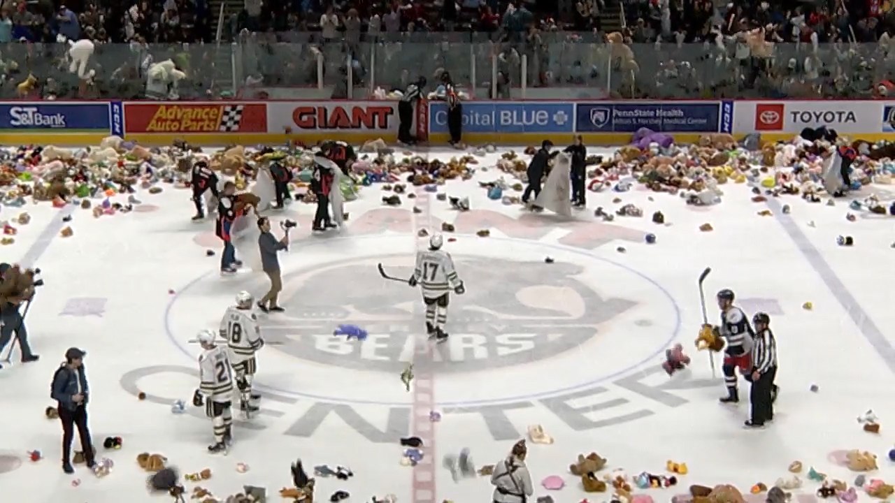 Hershey Bears Teddy Bear Toss Sets New World Record