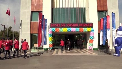 Engellilerden renkli kutlama etkinliği