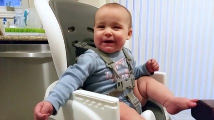 Pauvre mère : ce bébé semble avoir peur du mot 'maman'