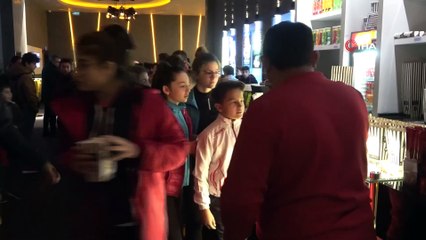 “Naim Süleymanoğlu” filmi gözyaşlarına boğdu