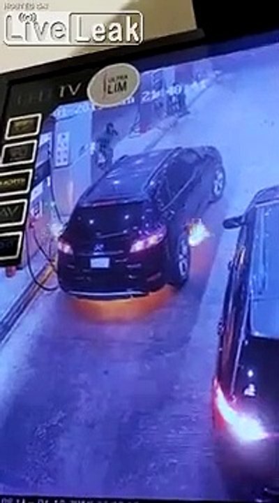 Quand ta voiture prend feu d'un coup à la station essence !