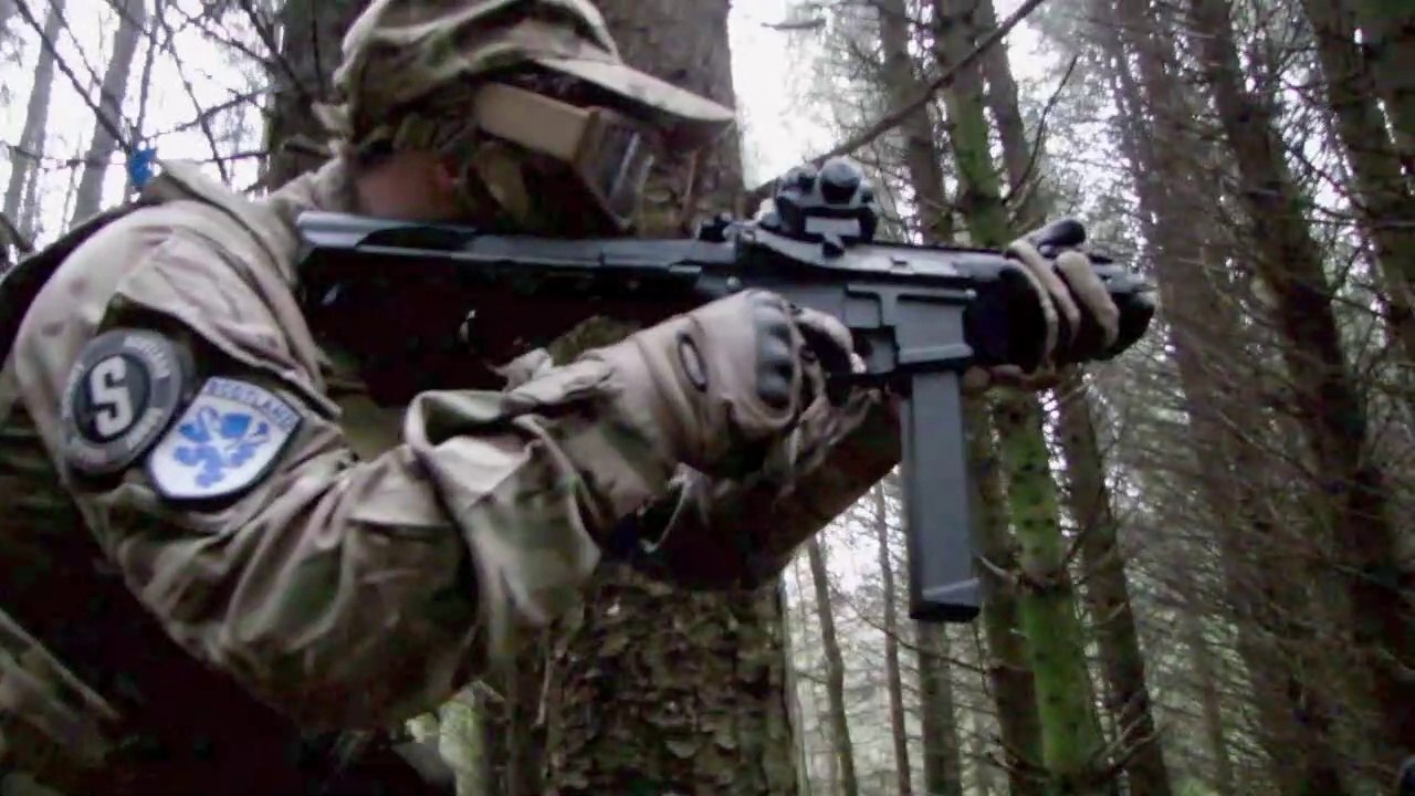 ICS PDW9 Airsoft War