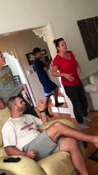 Cette maman s’est amusée à faire croire à sa fille qu'elle est devenue invisible