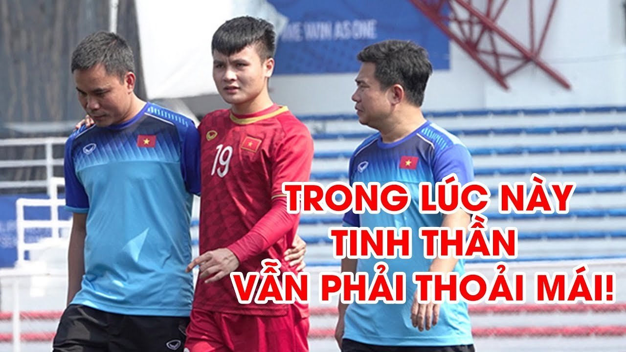 Quang Hải đi bộ vui vẻ, U22 Việt Nam tươi cười sưởi nắng trước trận đấu với Campuchia 4