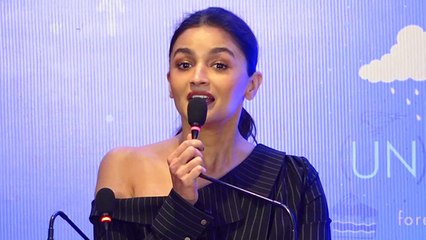Alia Bhatt hosts sister Shaheen's book launch event;Watch video | FilmiBeat