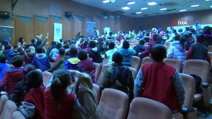 Ağrılı ilkokul öğrencileri tiyatro ile buluştu