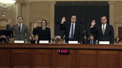 الديمقراطيون يستطلعون آراء خبراء قانونيين بشأن محاكمة ترامب