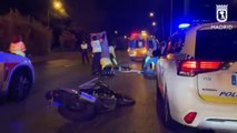 Un motorista herido muy grave tras impactar contra un vehículo en Madrid