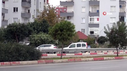 Üst geçidi kullanmayan az daha canından oluyor...Akıl almaz kaza araç kamerasında