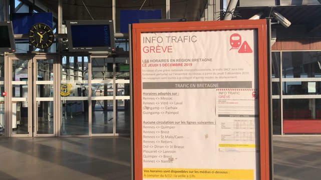 Saint-Malo . Jour de grève, gare morte