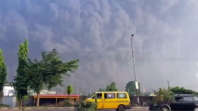 Pipeline explosion rocks Lagos