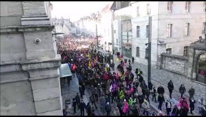 Grève du 5 décembre : les manifestants défilent à Besançon