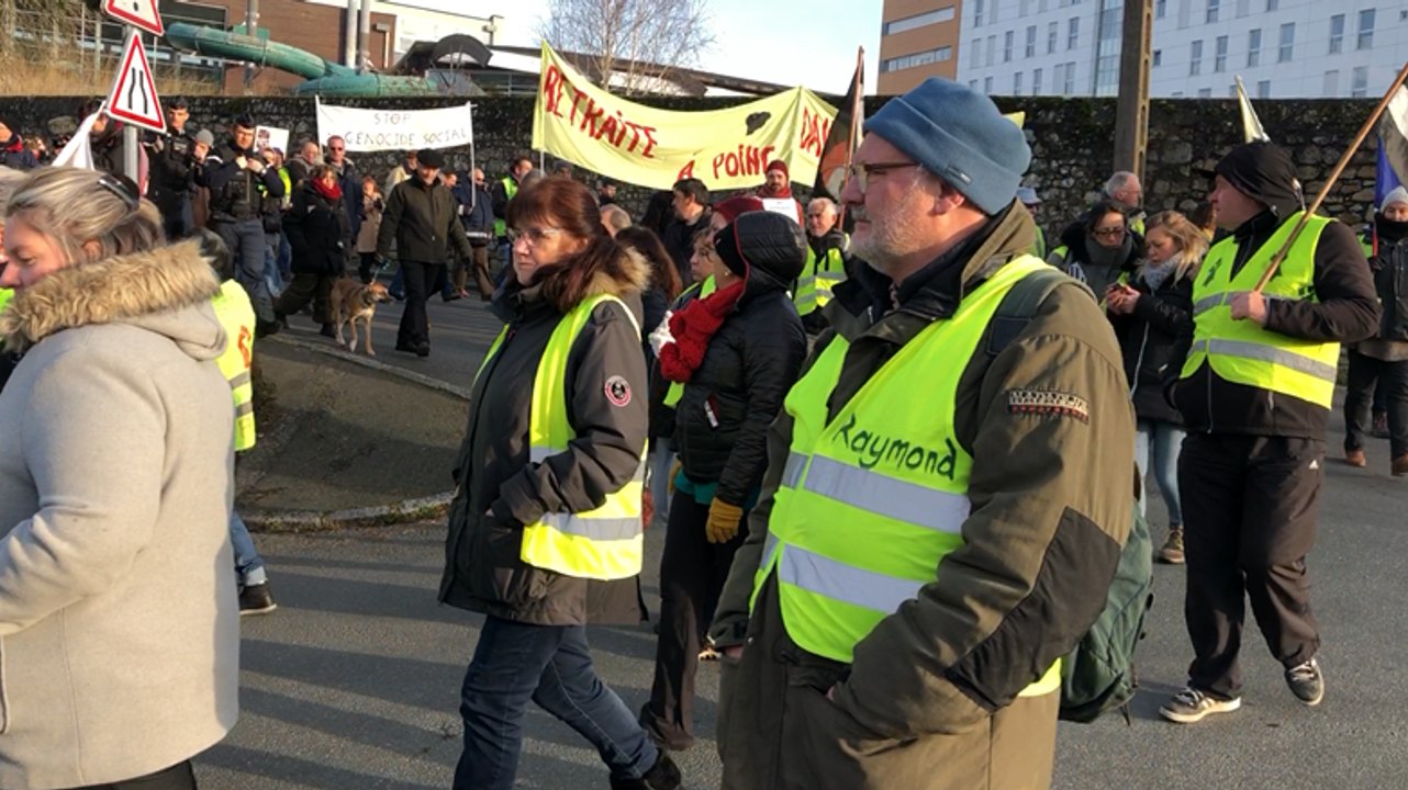 Guingamp. Mobilisation du collectif Retraitons la précarité