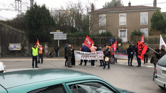 La Roche-sur-Yon. Manifestation pour La Défense des retraites