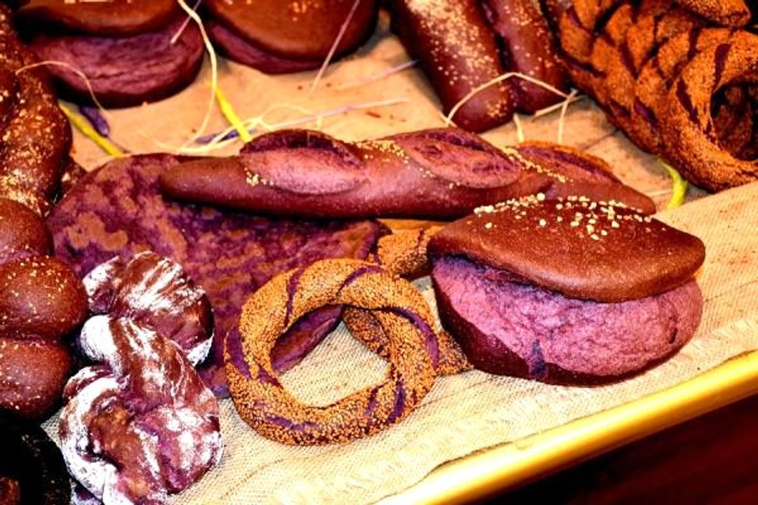 Dünyada ilk kez Malatya'da üretilen 'mor ekmek' büyük ilgi görüyor