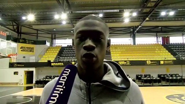 Bodian Massa avant le match de Fos Provence Basket à Evreux