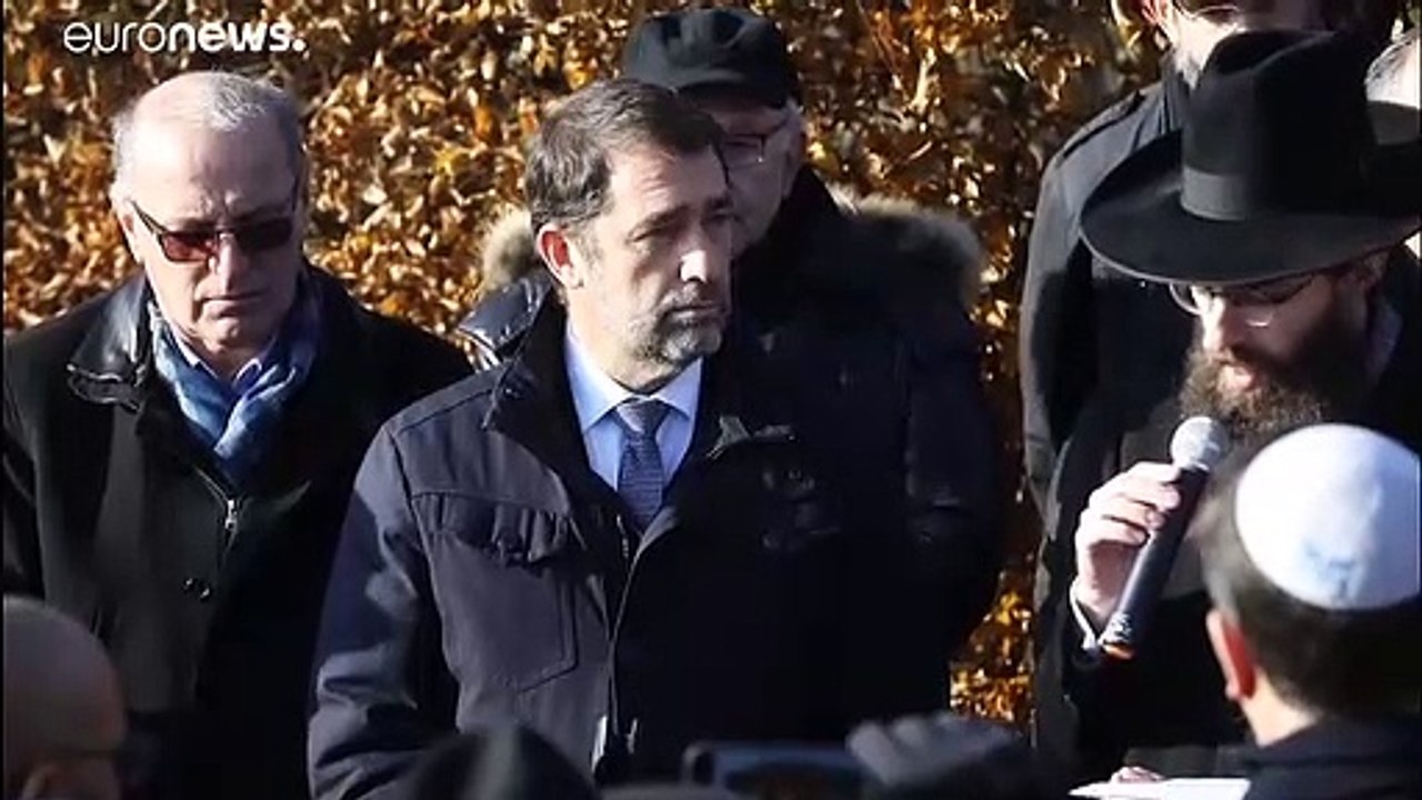 107 Gräber mit Hakenkreuzen geschändet - Paris kündigt Maßnahmen an