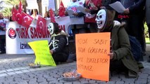 İzmir sağlıkçılardan iskelet kostümlü döner sermaye eylemi