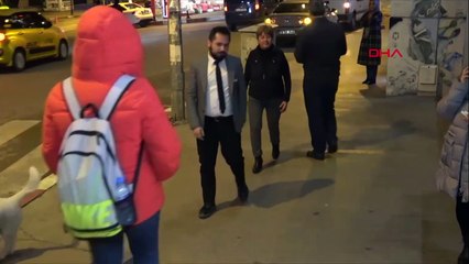 Karabük’te esnaf, sokak köpeğini battaniye ile ısıttı