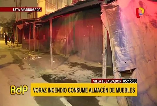 VES: voraz incendio redujo a cenizas almacén de muebles