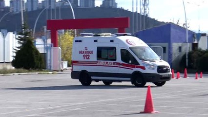 Başkentte ambulans sürücüleri zorlu parkurda ter döktü