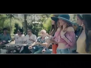 TRT'den kadınların kıyafetlerini uygunsuz bulduğu klibe sansür