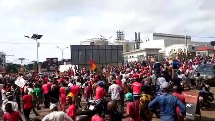 La rue prise d'assaut par des manifestants
