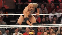 El épico patinazo de Dwayne 'la Roca' Johnson en la WWE