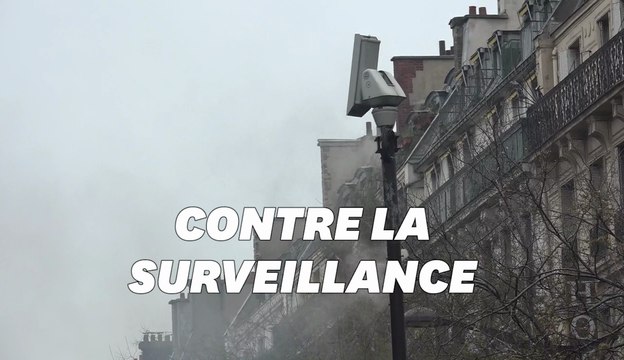 Comme à Hong Kong, ces manifestants s'attaquent à des caméras de surveillance