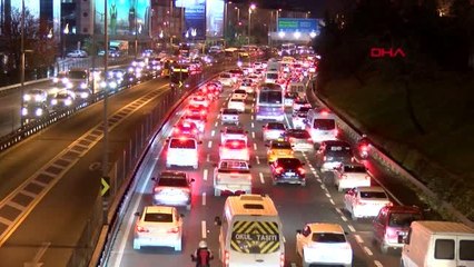 İstanbul'da trafik yoğunluğu yüzde 74'e ulaştı
