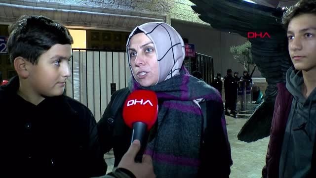 Spor beşiktaş maçını tribünlerden takip eden kadın taraftarlardan ortak mesaj