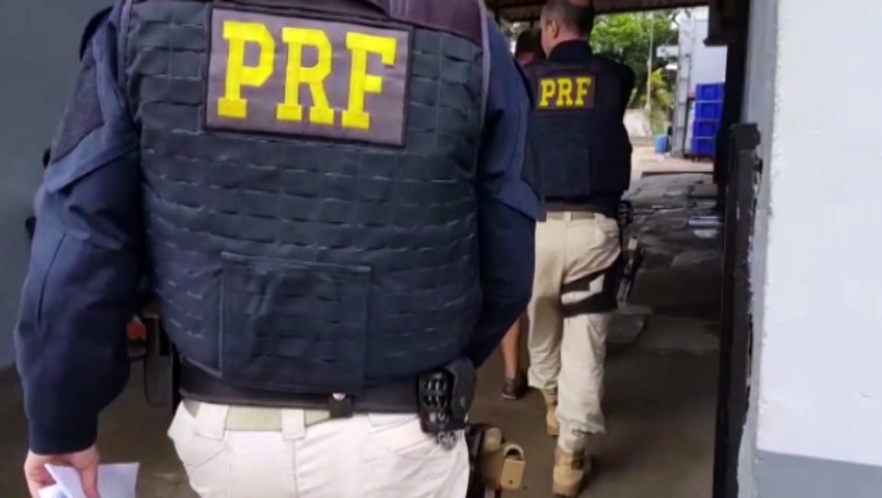 Homem que era procurado pela Justiça por crime de contrabando é preso pela PRF na BR-277