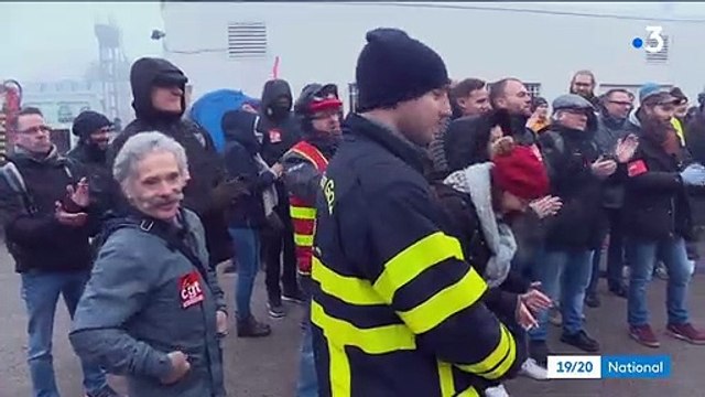 On veut organiser à la SNCF la plus grosse grève du XXIe siècle affirment les syndicalistes face aux cheminots en grève