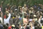 Hyderabad Case : People celebrate and cheer for Telangana Police at encounter site