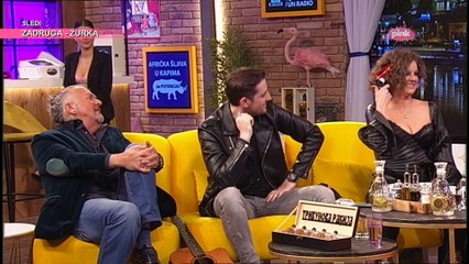 SLAVICA ĆUKTERAŠ ĐUSKAJUĆI U ADMIŽI ŠOU OBNAŽILA GRUDI!