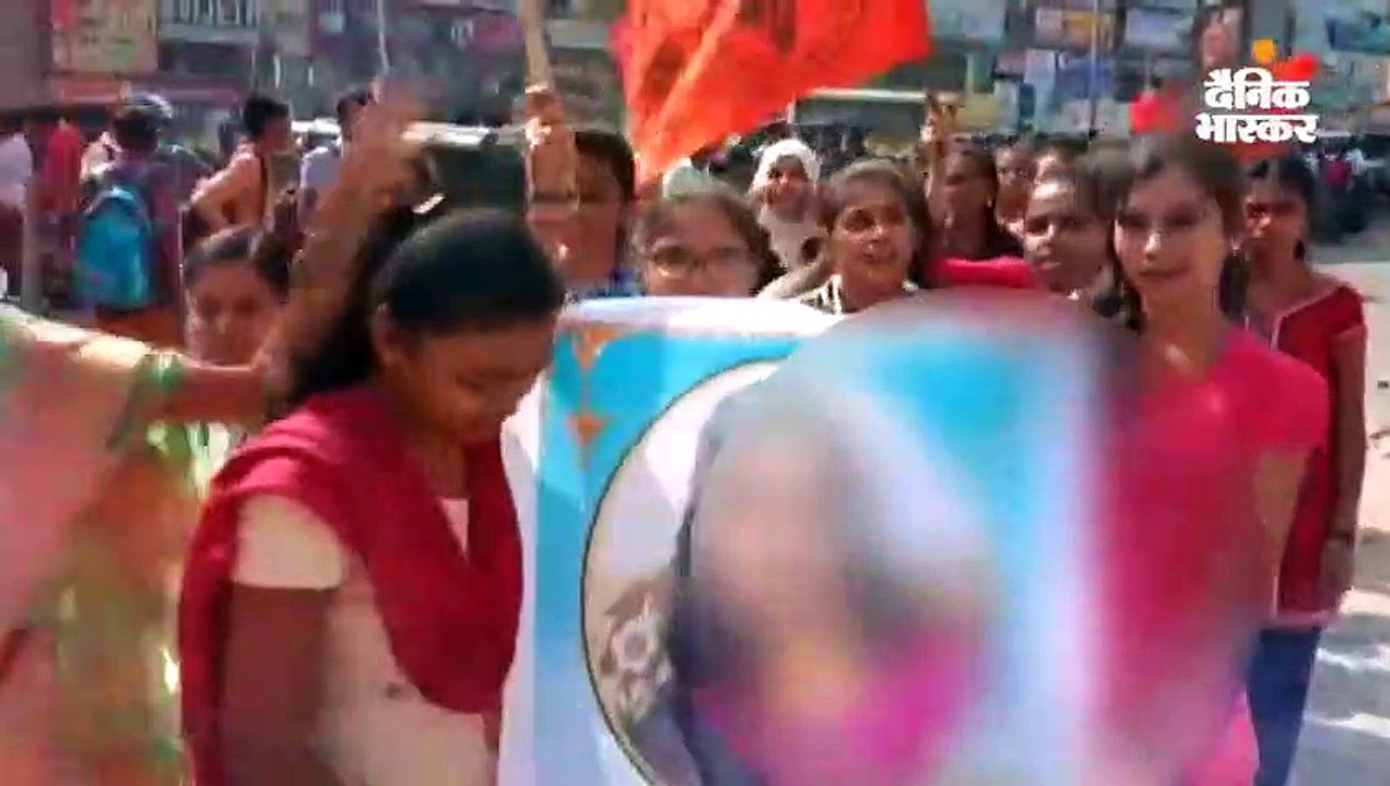 हैदराबाद में डॉक्टर से दुष्कर्म-हत्या के चारों...
