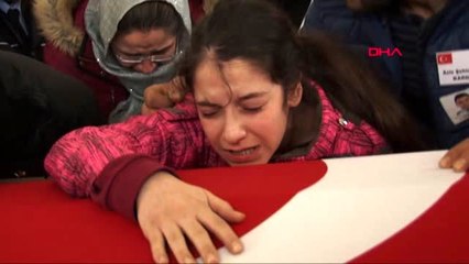 İzmir şehit eşinin adını taşıyan okulda görev yapıyor-ek