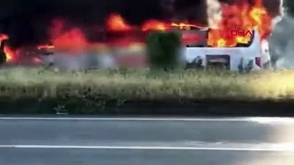 Rize'de yolcu otobüsü alev alev yandı