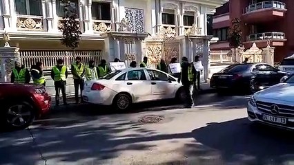 İnşaat-İş üyesi işçiler, eylemlerini Adem Çelik’in oğlunun villasının önüne taşıdı