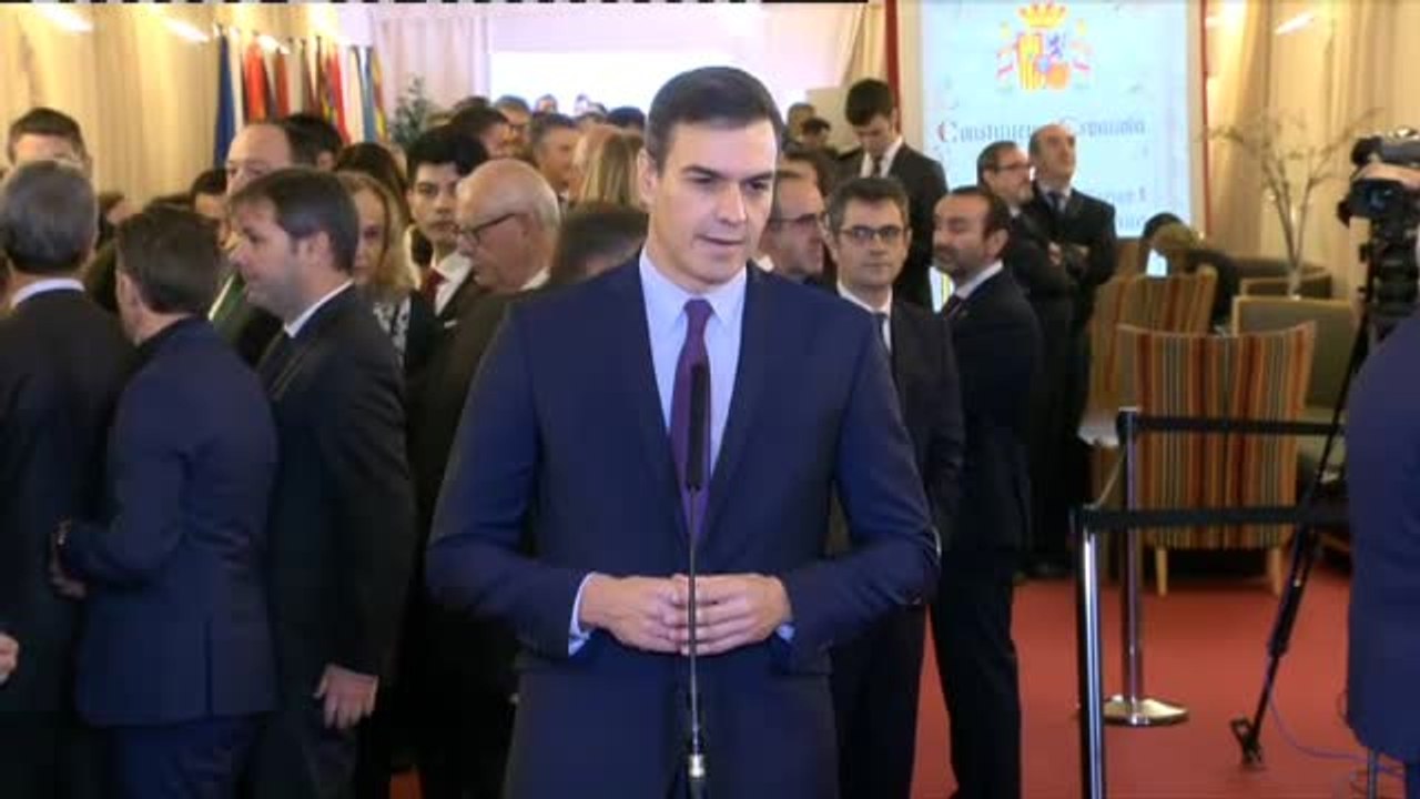 Sánchez reivindica un  "pacto entre diferentes" para poder formar nuevo Gobierno