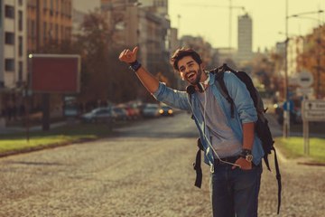 8 recomendaciones para tener éxito haciendo autostop