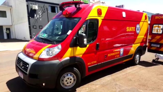 Jovem de 19 anos é vítima de acidente entre carro e moto na Avenida Piquiri