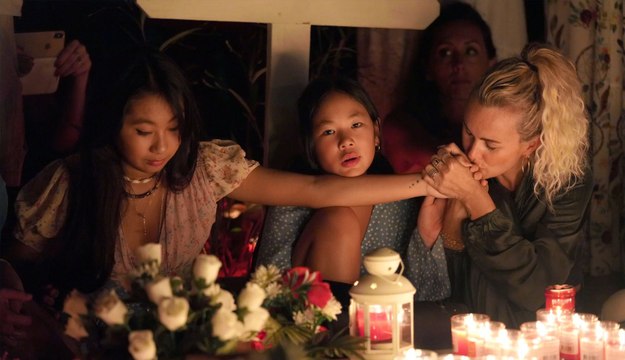 Laeticia Hallyday en larmes sur la tombe de Johnny ce 5 décembre 2019