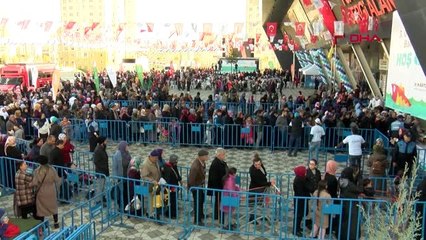 Başakşehir'de 5 ton balık pişirilip vatandaşa ikram edildi