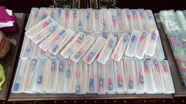 Siirt'teki köy okuluna oyuncak, kitap, kırtasiye ve giyim yardımı