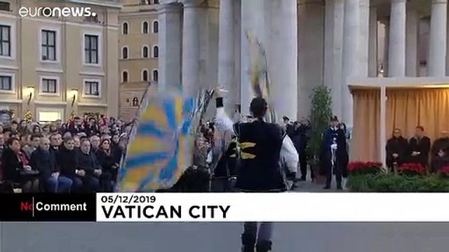 Vatikan'da Noel hazırlığı: Aziz Petrus Meydanı ışıl ışıl